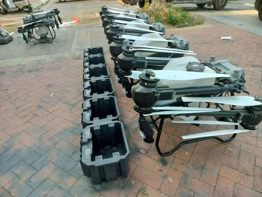 Goede prijs Dji Agras Drone T50 T70p T100 Gewasbespuitingsdrone Met Drie Batterijen En Oplader online